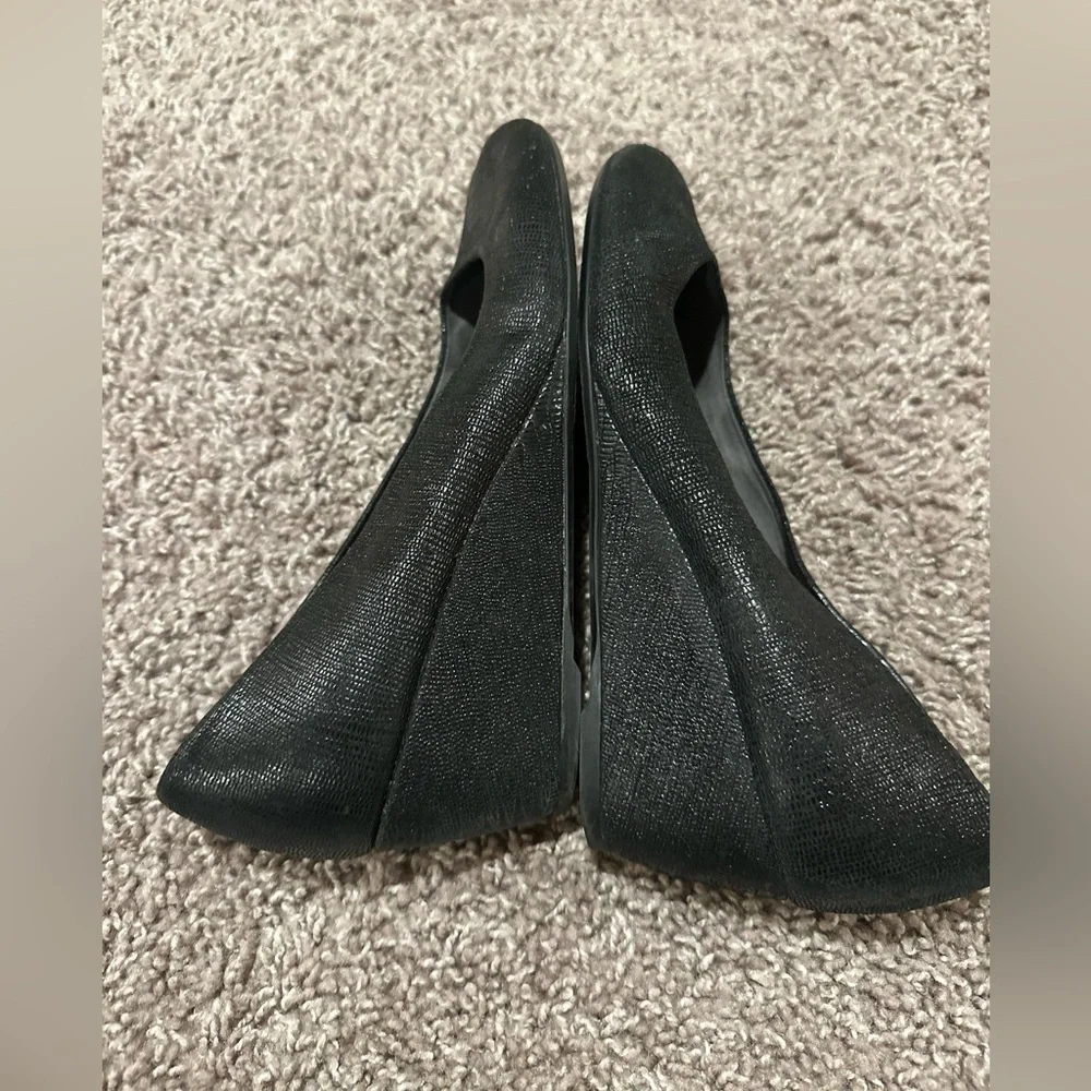 Stuart Weitzman Black Reptile Print Wedges Women’s , size 9.5